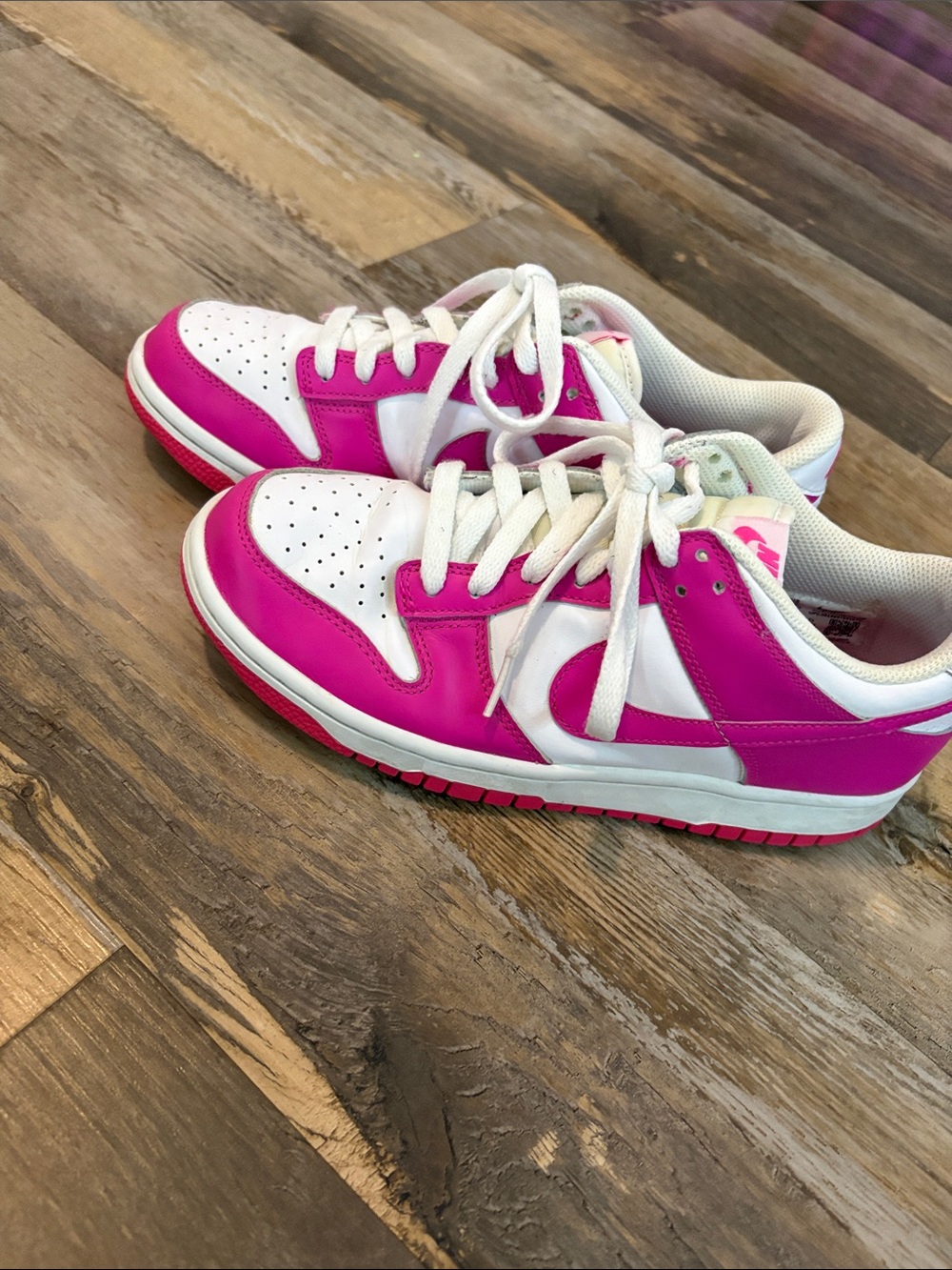 Nike Low-Top Sneakers in White and Hot Pink